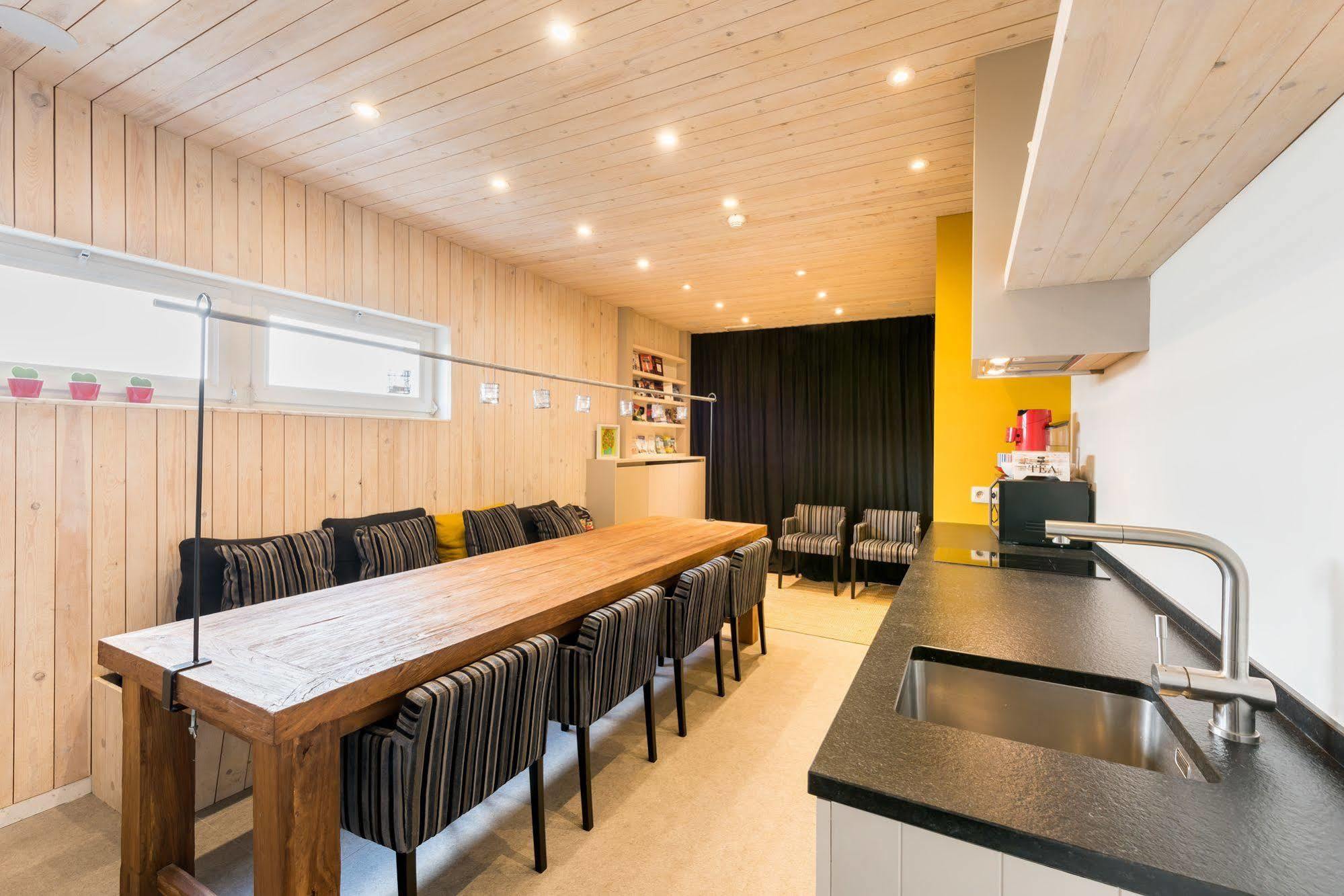 B&B Vis-A-Vis Wenduine Bagian luar foto
