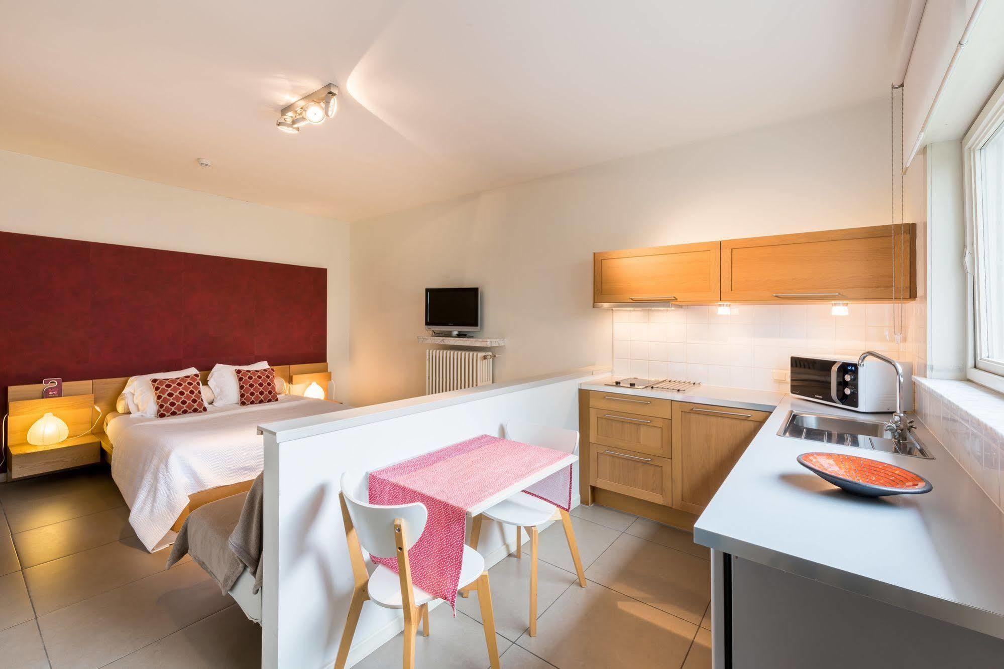 B&B Vis-A-Vis Wenduine Bagian luar foto