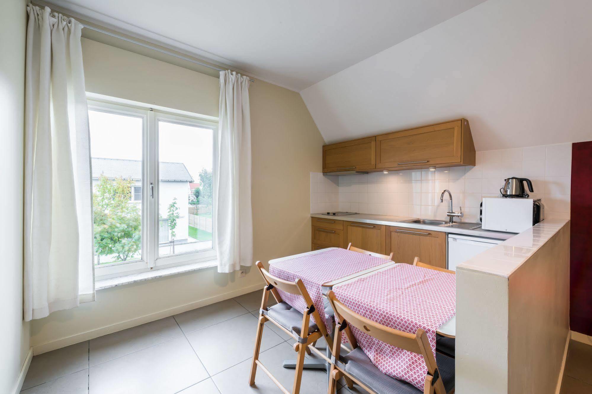 B&B Vis-A-Vis Wenduine Bagian luar foto